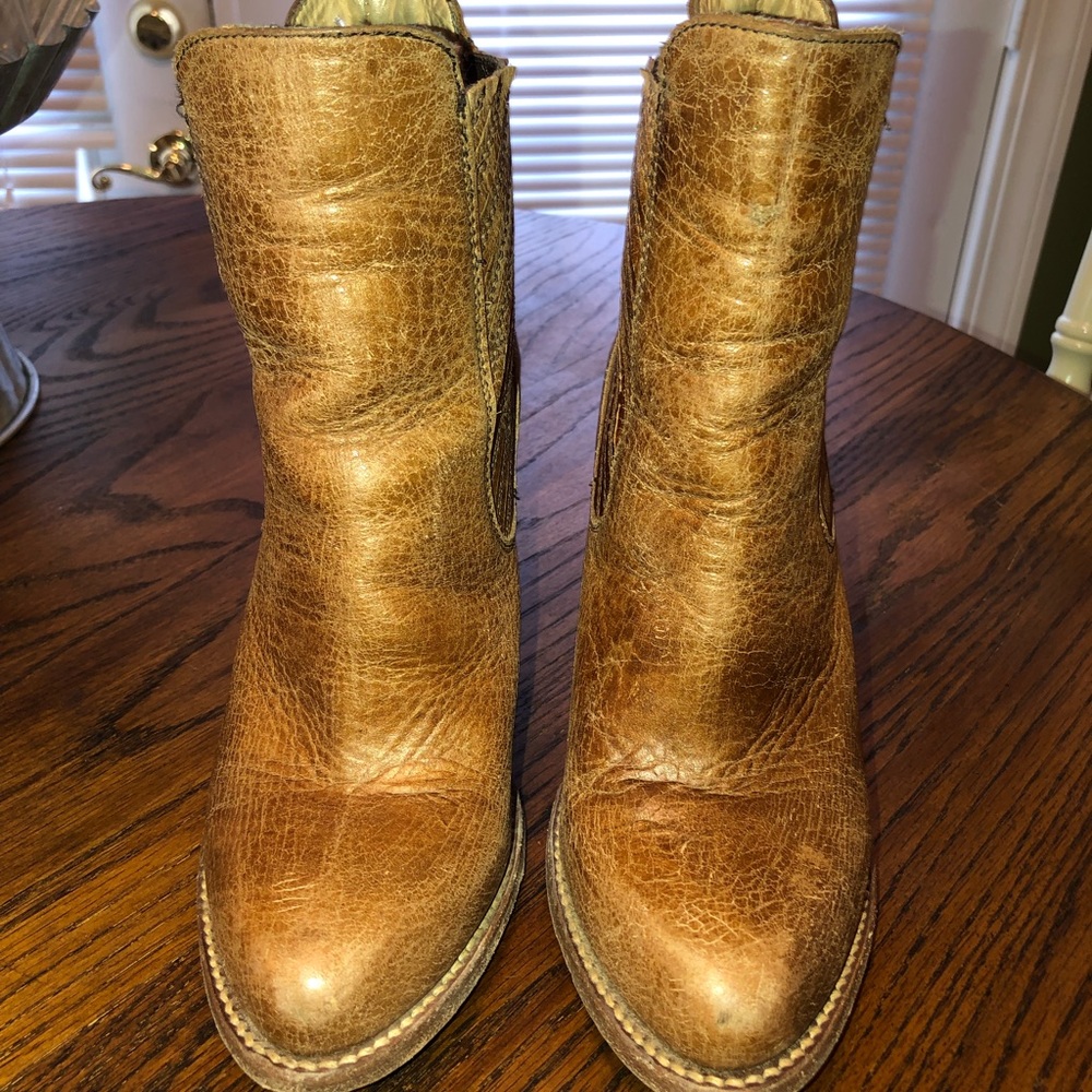 Bedstu Insight Leather Bootie Size 7
